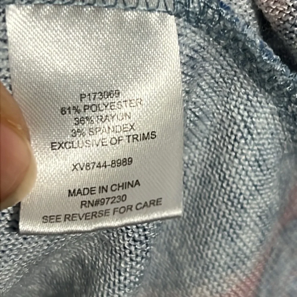 Absolutely Famous Women’s Top. Size Medium - Blue 3/4 Sleeves - Picture 6 of 8